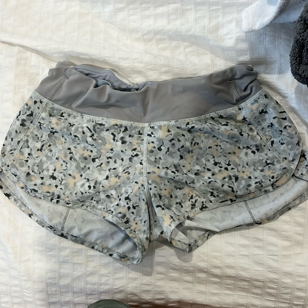Lululemon shorts size 6